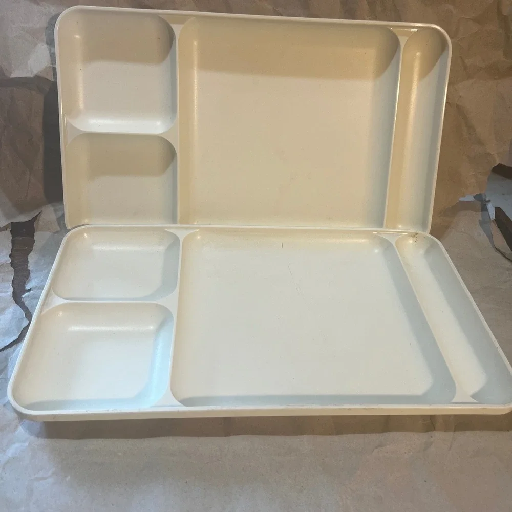 Tupperware Set of 2 Divided Lunch Trays Almond Cream Vintage 1970s Retro 4-Slot